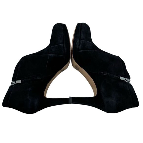 Clarks Artisan Comfort Sole Black Suede Ankle Boots 3 1/2" Heels 8 Medium - Picture 1 of 14